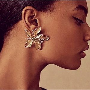 Gold Flower Earrings